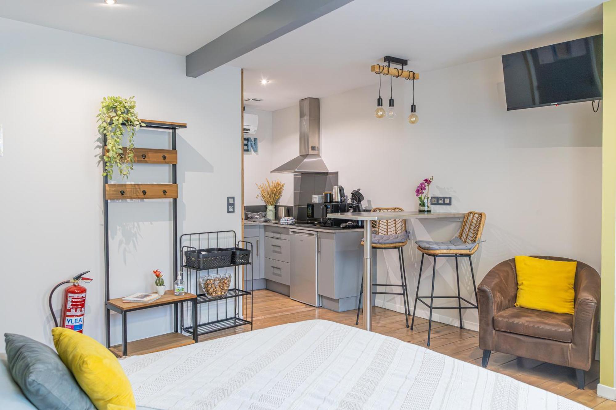 Studio 86 - Climatisation & Proche Centre-Ville- 2 Personnes - Bnb Эперне Экстерьер фото